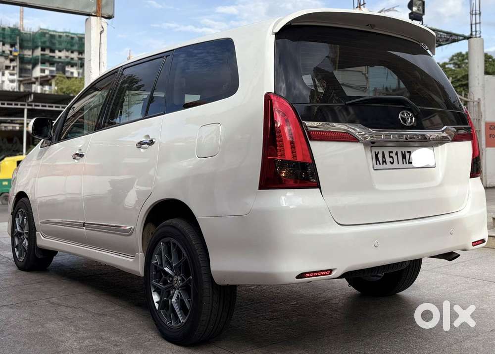 Toyota Innova 2.5 Gx (diesel) 8 Seater Bs Iv, 2015, Diesel