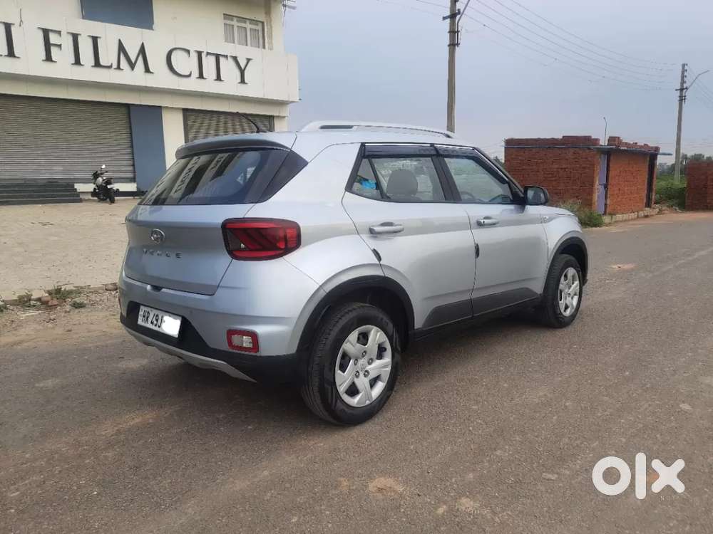 Hyundai Venue S 1.2 Petrol, 2022, Petrol