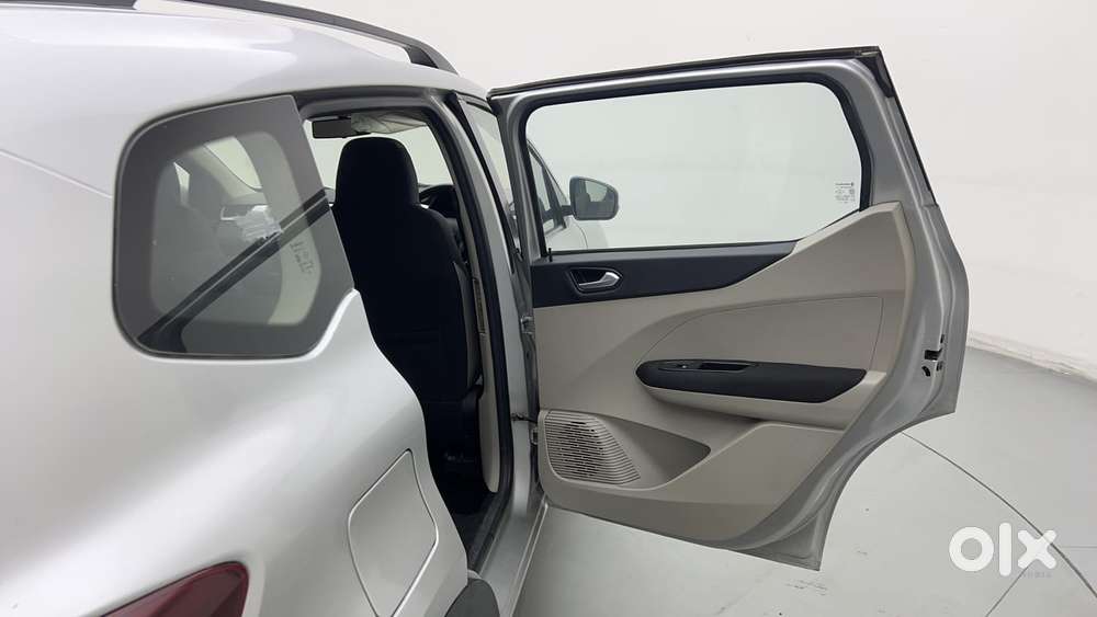 Renault Triber Rxz Easy-r Amt, 2021, Petrol