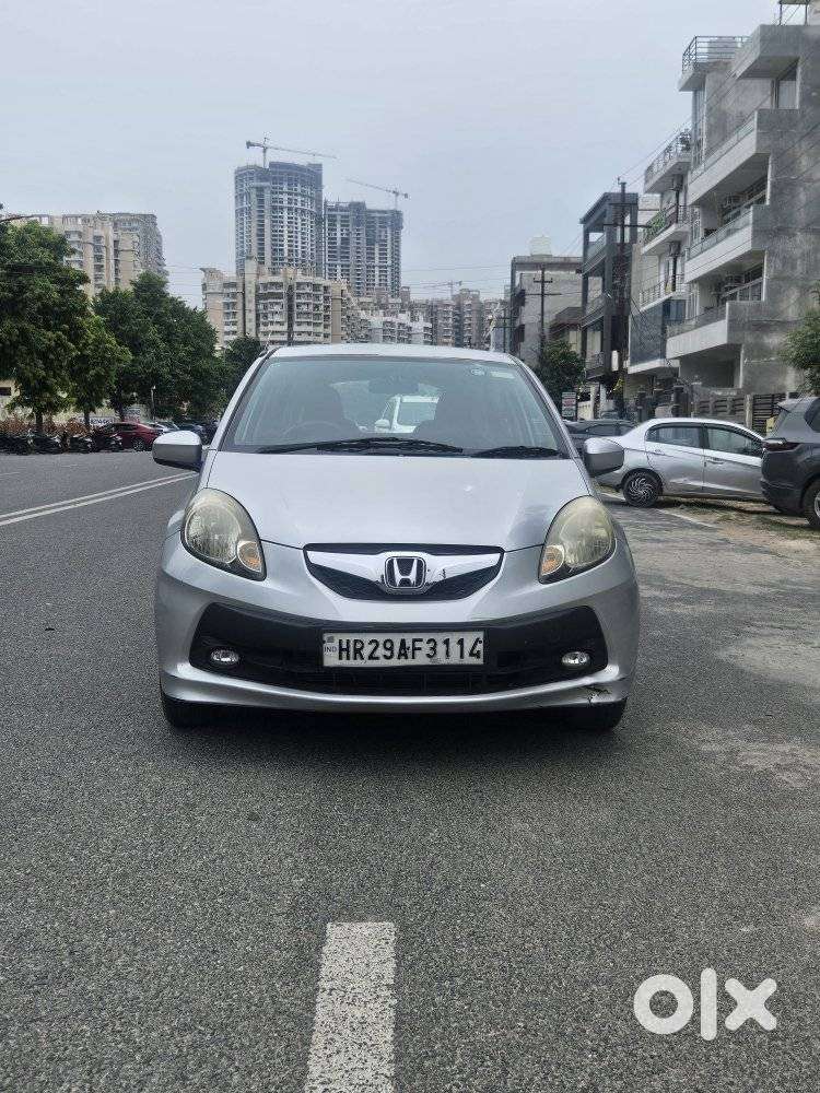 Honda Brio V Automatic, 2013, Petrol