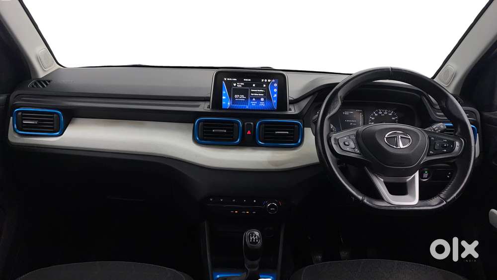 Tata Punch 1.2 Revotron Creative Amt Dual Tone, 2023, Petrol