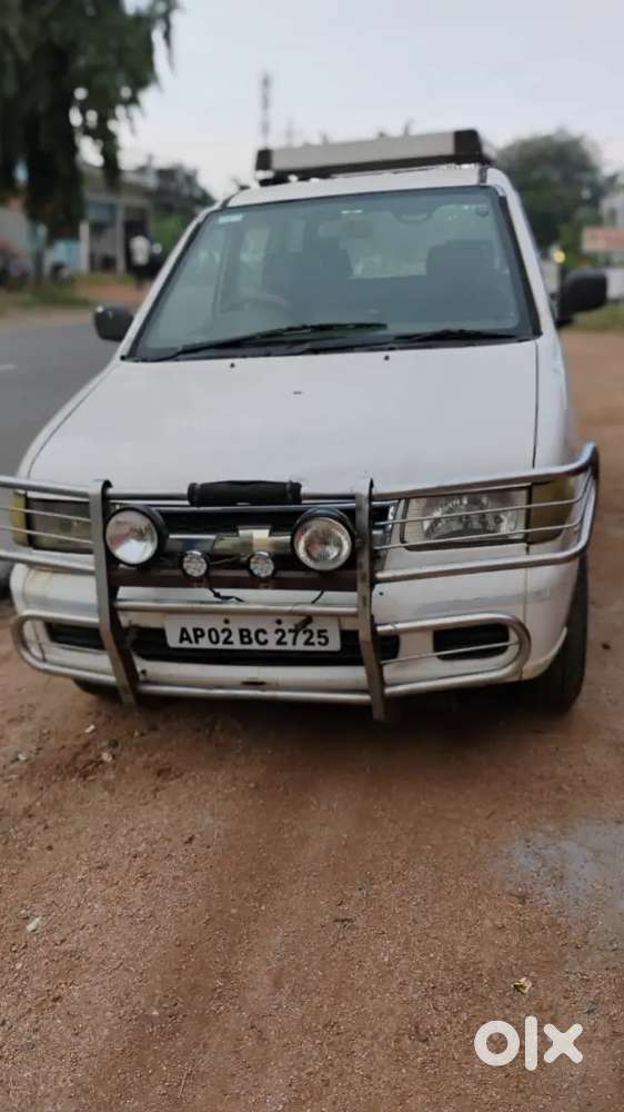 2011 Chevrolet Tavera 7-seater