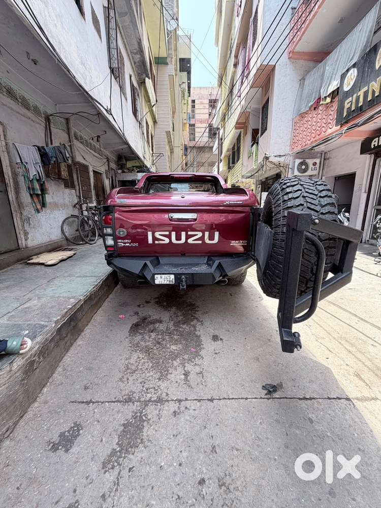 Isuzu D-max V-cross July 2018
