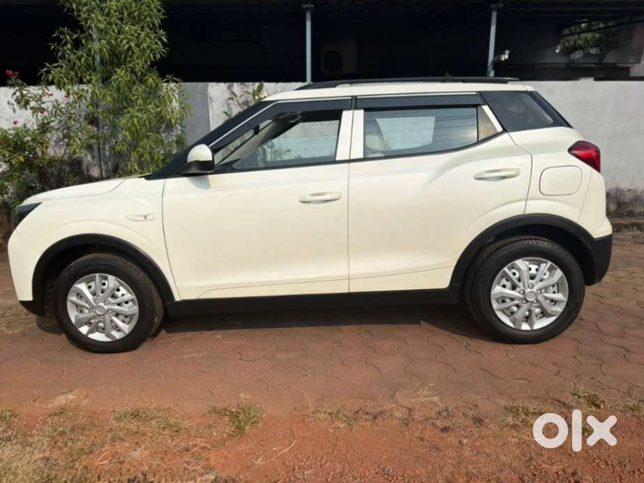 Mahindra Xuv300 W4, 2023, Petrol