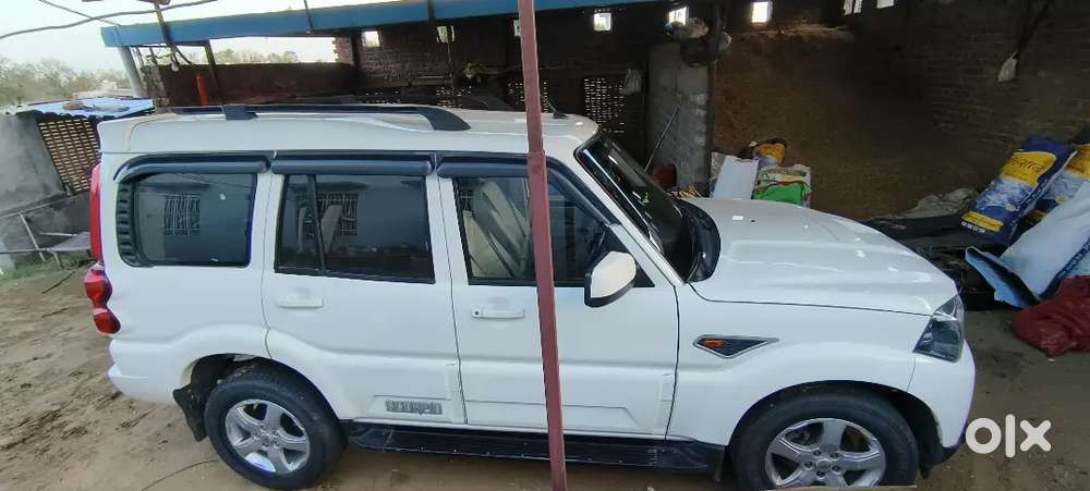 Mahindra Scorpio S6 2017