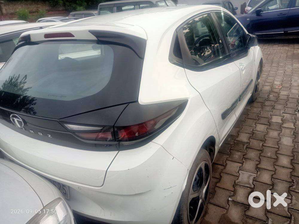 Tata Altroz 1.2 Xz (o), 2021, Petrol