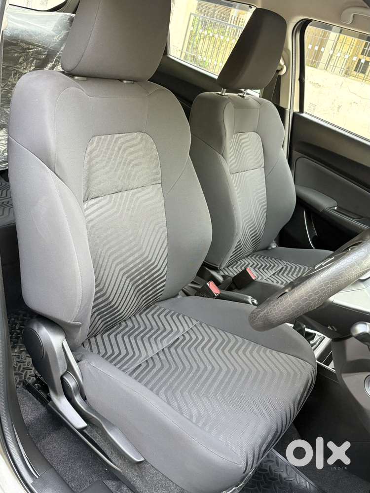 Maruti Suzuki Swift Vxi + Manual, 2022, Petrol