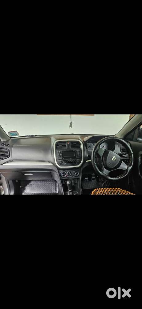 Maruti Suzuki Breeza Lxi Petrol