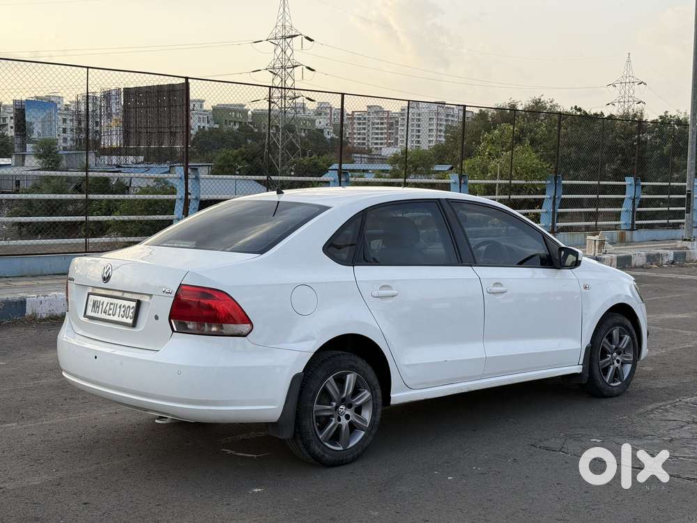 Volkswagen Vento Petrol Highline At, 2015, Petrol
