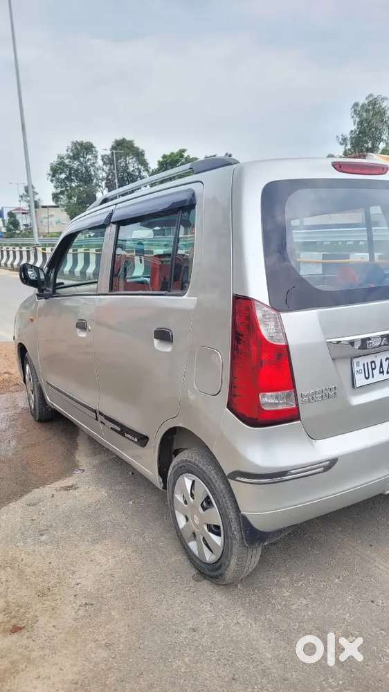 मारुति वैगन आर सीएनजी रुदौली घोसियाना