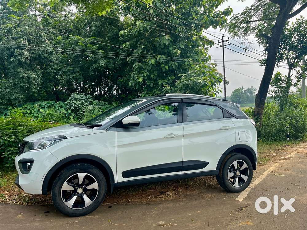 Tata Nexon Dual Tone (govt. Officer Self Driven)