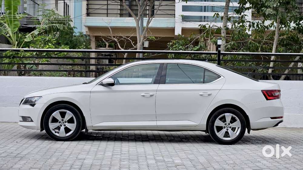 Skoda Superb Style 1.8 Tsi At, 2016, Petrol