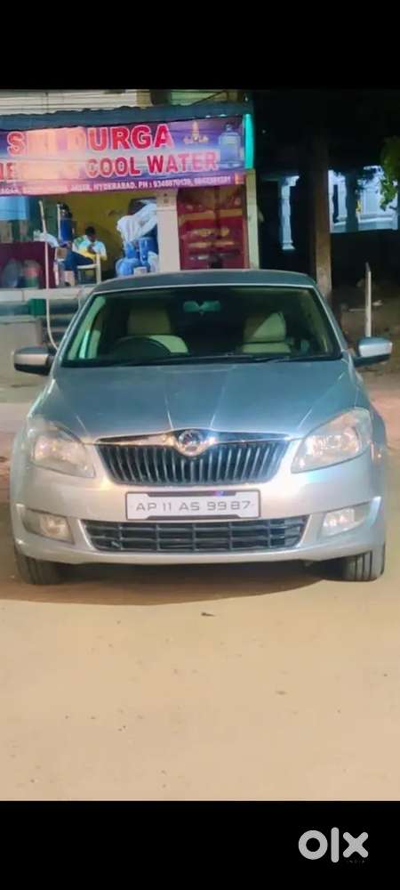 Skoda Rapid 1.6 Ambition 2013