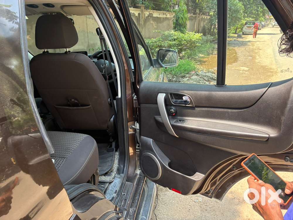Tata Safari Storme 2019