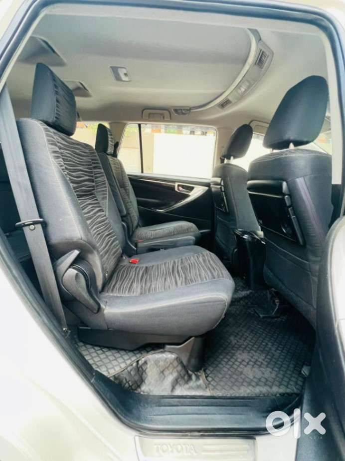 Toyota Innova Crysta 2.4 V 7 Str, 2016, Diesel