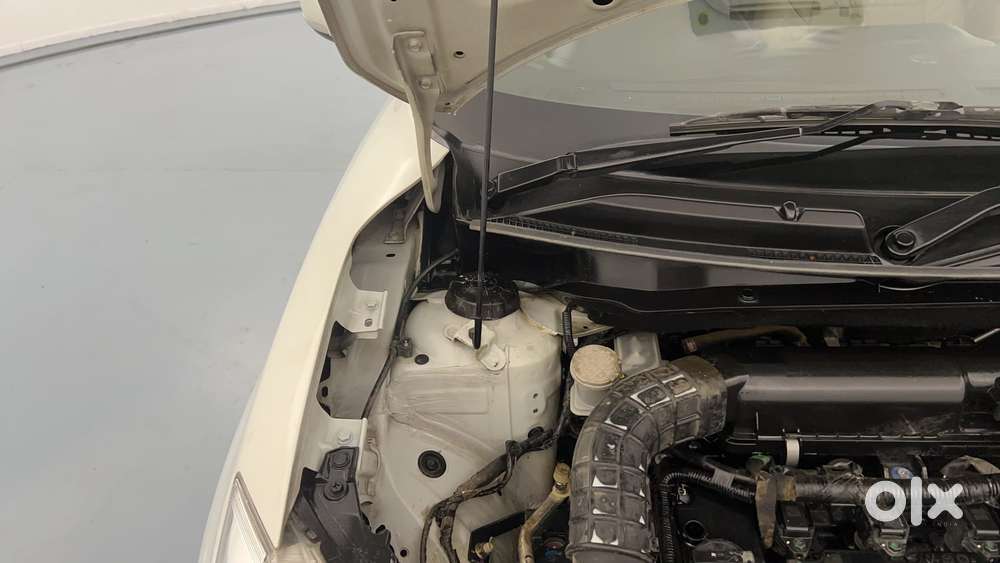 Maruti Suzuki Dzire Vxi Ags, 2022, Petrol