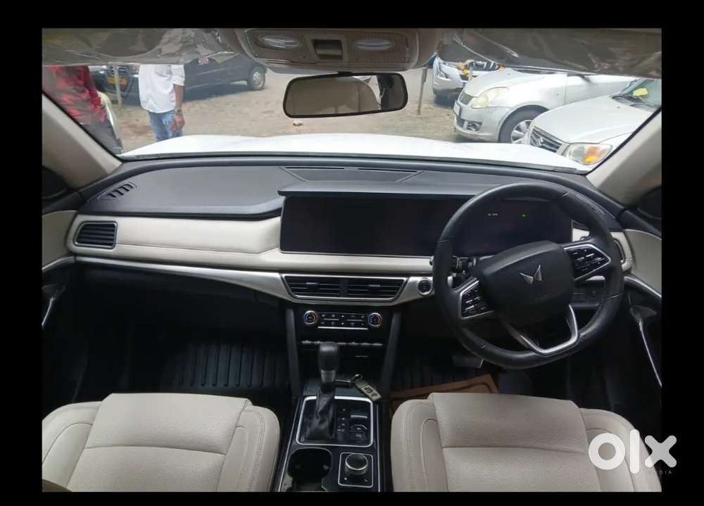 Mahindra Xuv700 Diesel At Luxury Pack 2022