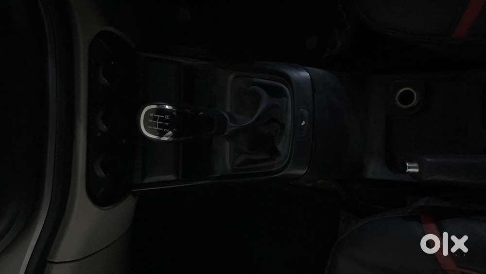 Tata Altroz 1.2 Xe, 2021, Petrol