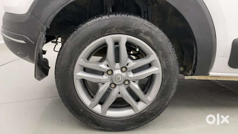 Renault Triber Rxz, 2022, Petrol