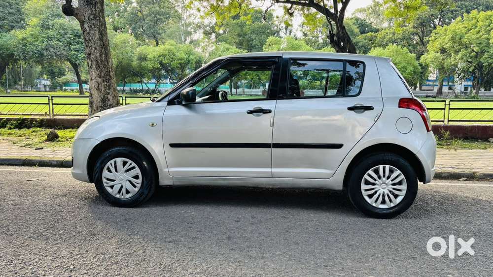 Maruti Suzuki Swift Vxi + Manual, 2007, Petrol