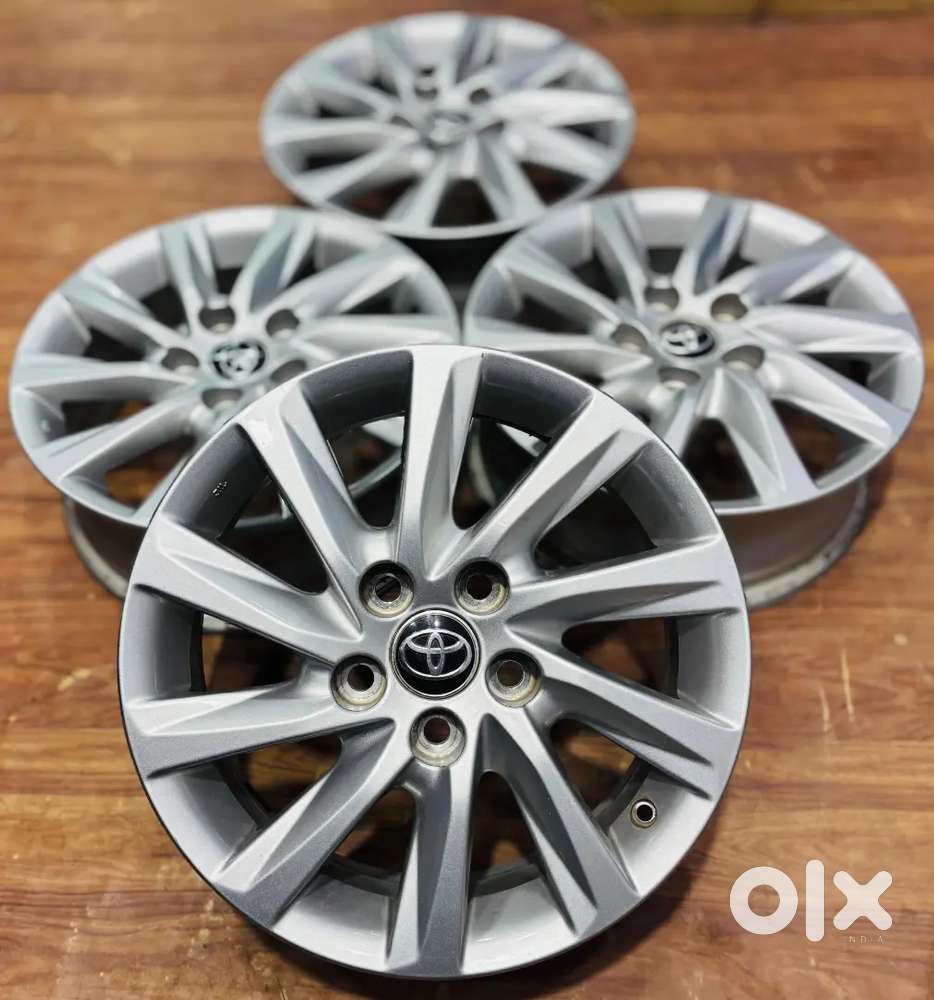 16inch Toyota Hycross Innova crysta oem Alloys set of 4