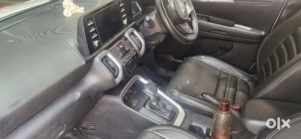 Kia Sonet White Fully Automatic