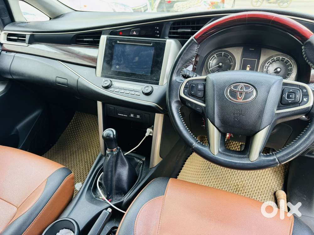 Toyota Innova Crysta 2.4 V 8 Str, 2016, Diesel
