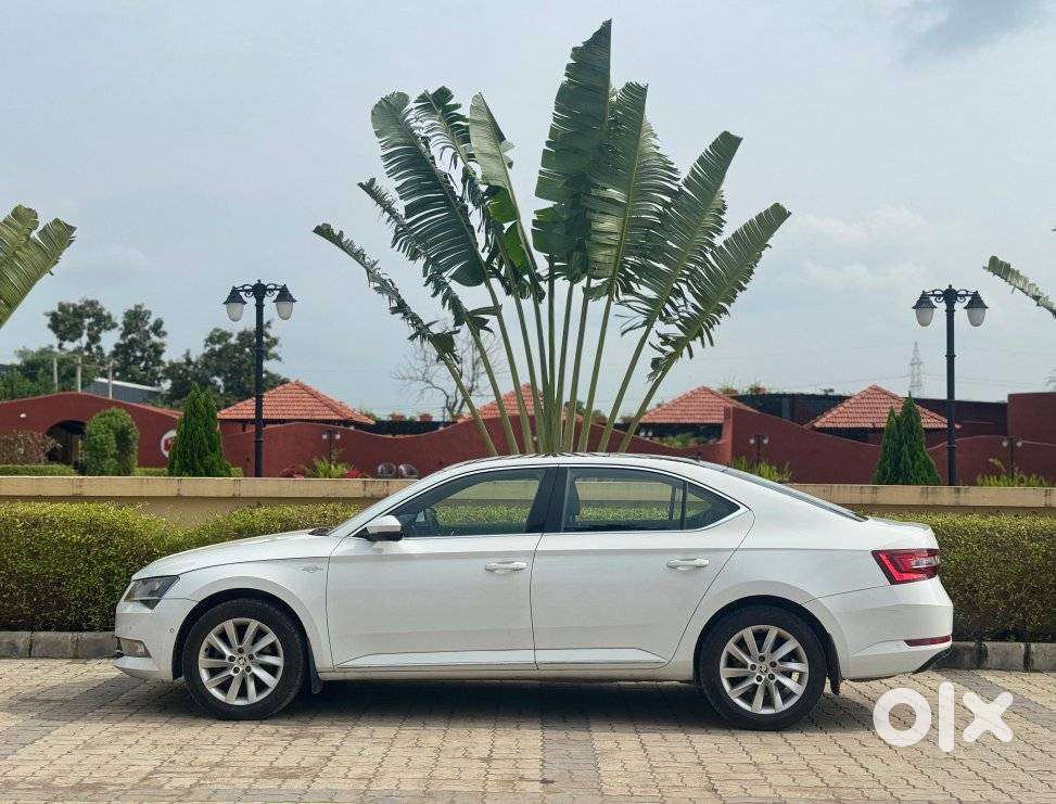 Skoda Superb L&k 2.0 Tdi At, 2020, Petrol