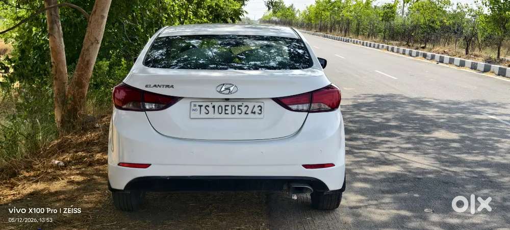 Hyundai Elantra Fluidic Petrol 2015 Model