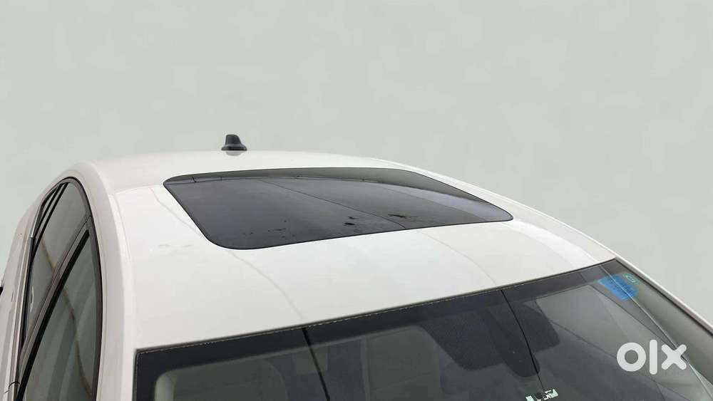 Skoda Slavia 1.0 Tsi Style At, 2022, Petrol