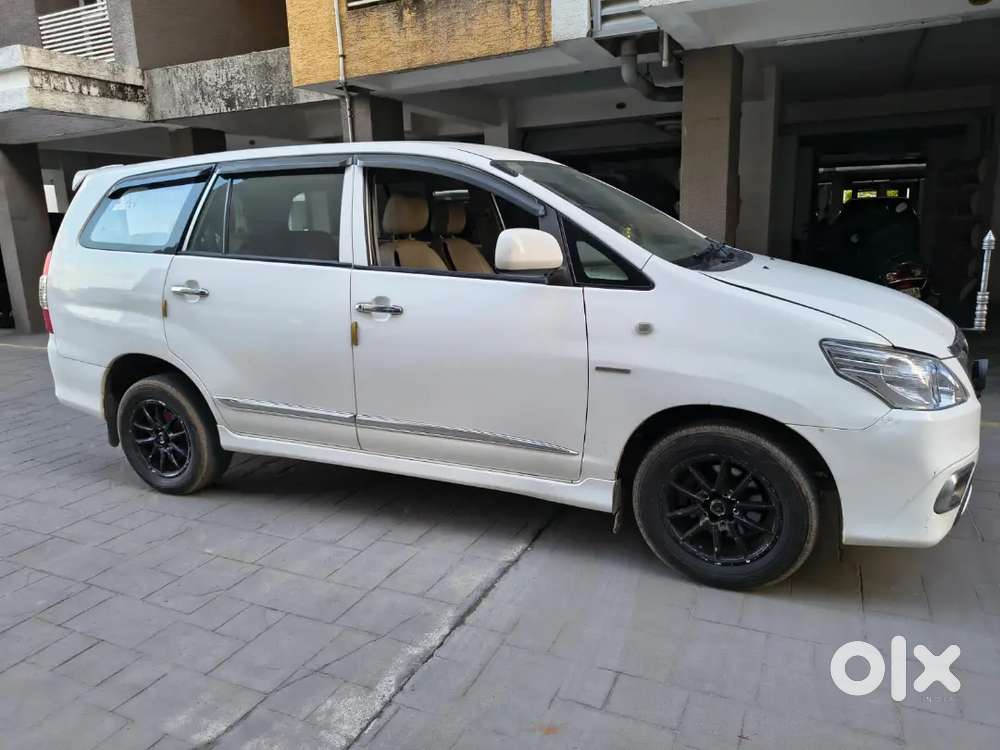 Toyota Innova 2013 Diesel 4th Owner