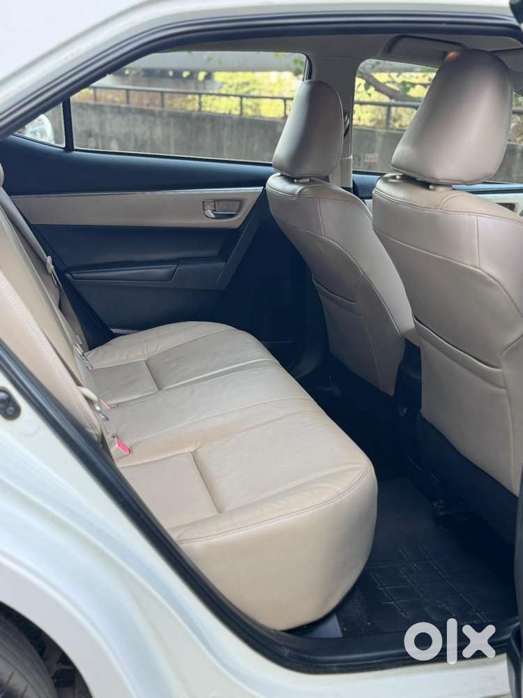 Toyota Corolla Altis 2013-2017 Vl At, 2016, Petrol