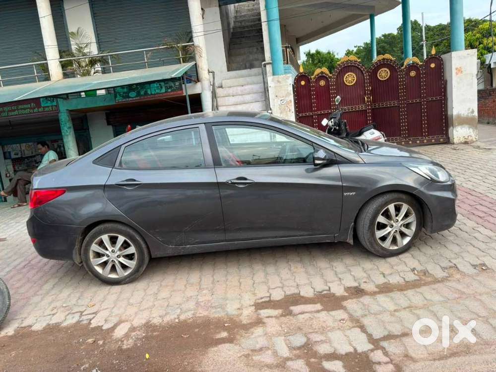 Hyundai Fluidic Verna 2012