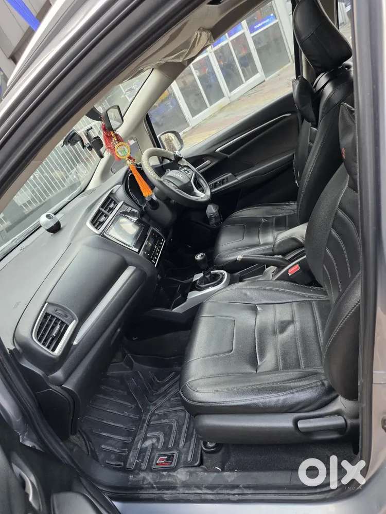 Honda Wr V 
Bs 6
Diesel
Full Insurance
Push Button Start Sunroof