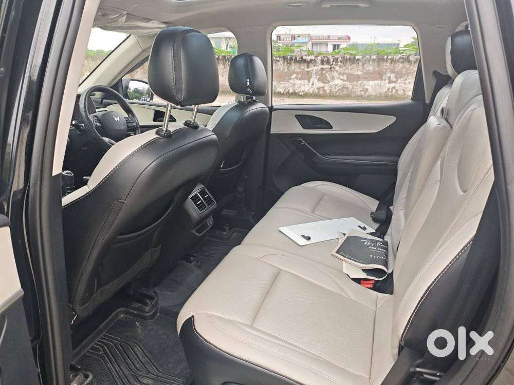 Mahindra Xuv700 2.2 Ax 3 Diesel Mt 7 Str, 2024, Diesel