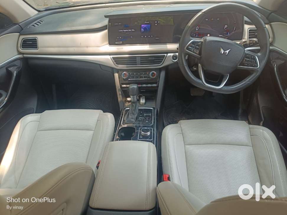 Mahindra Xuv700 2.2 Ax 5 Diesel At 7 Str, 2022, Diesel