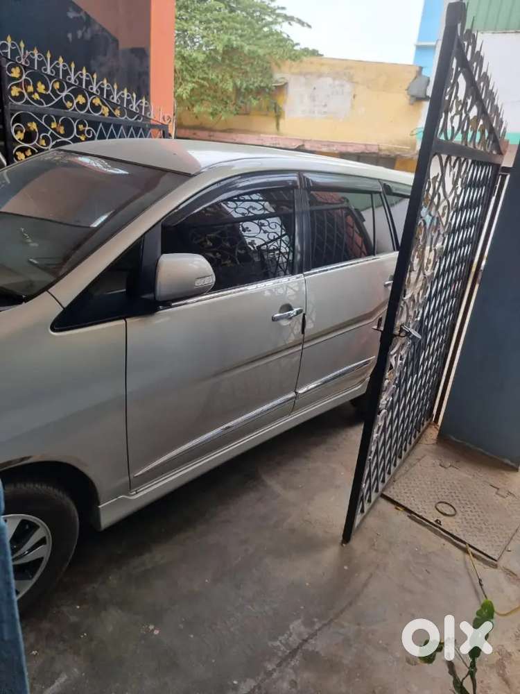 Toyota Innova 2015