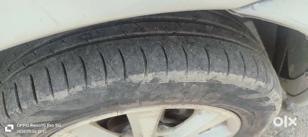 India Cr4 Ac Working Good Condition Vehicle Tyres 70%