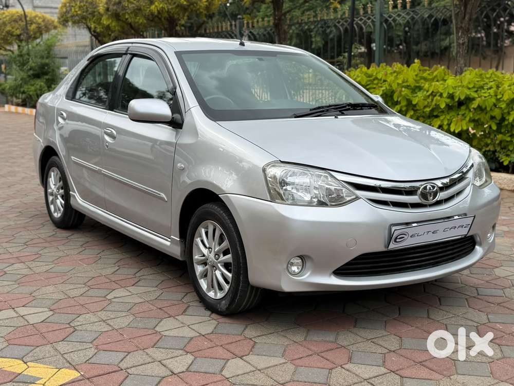 Toyota Etios V, 2011, Petrol