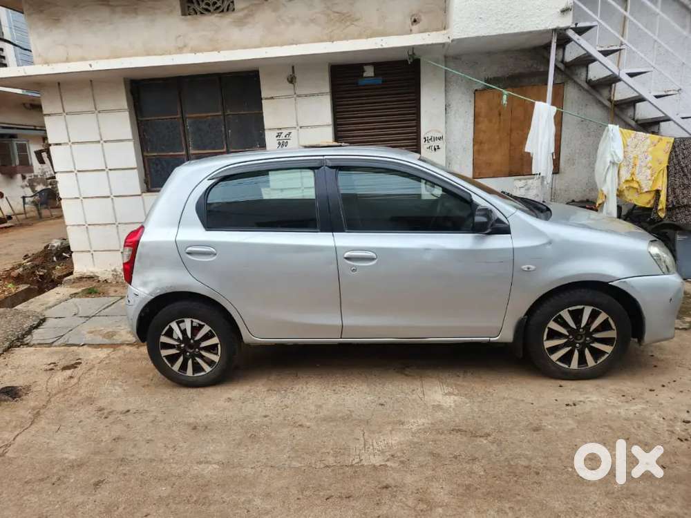 Toyota Etios Liva 2012 Diesel 100000 Km Driven