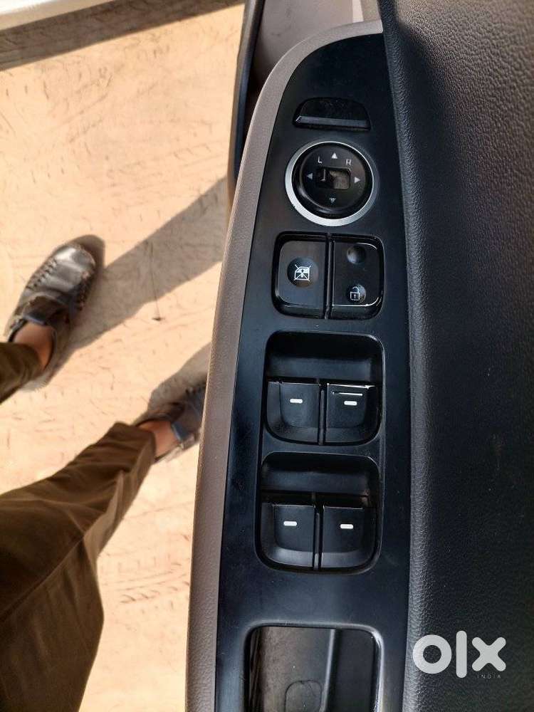 Hyundai Grand I10 1.2 Crdi Sportz Option, 2016, Petrol