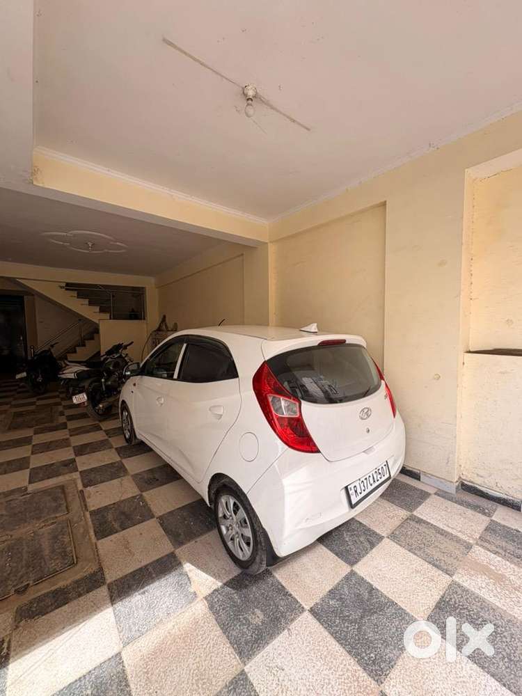 Hyundai Eon 2012 Petrol Well Maintained