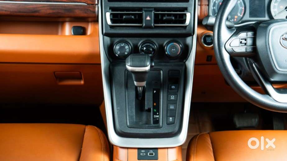 Toyota Innova Hycross 2.0 Gx 7 Str, 2025, Petrol