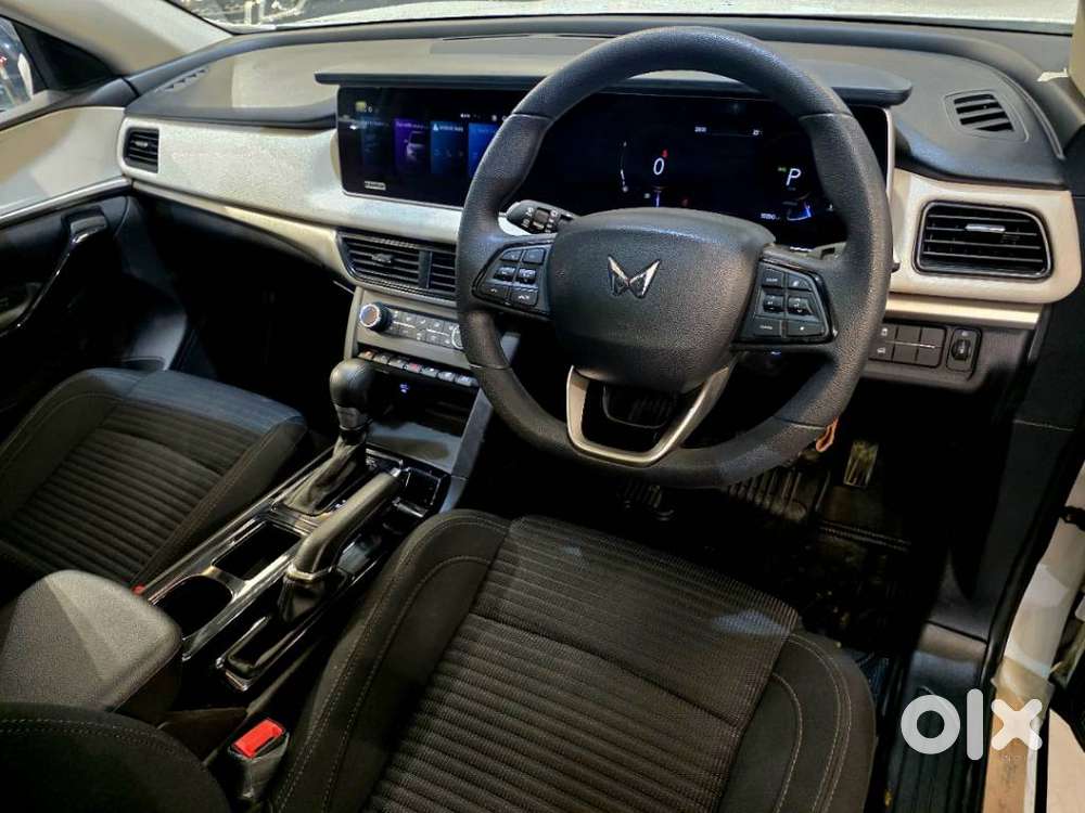 Mahindra Xuv700 2.2 Ax 5 Diesel At 7 Str, 2024, Diesel