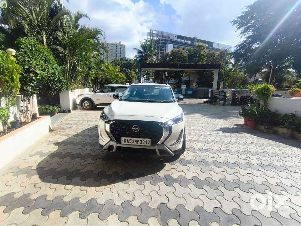 Nissan magnite ez shift at 6.5 lakhs 2k 8 month old