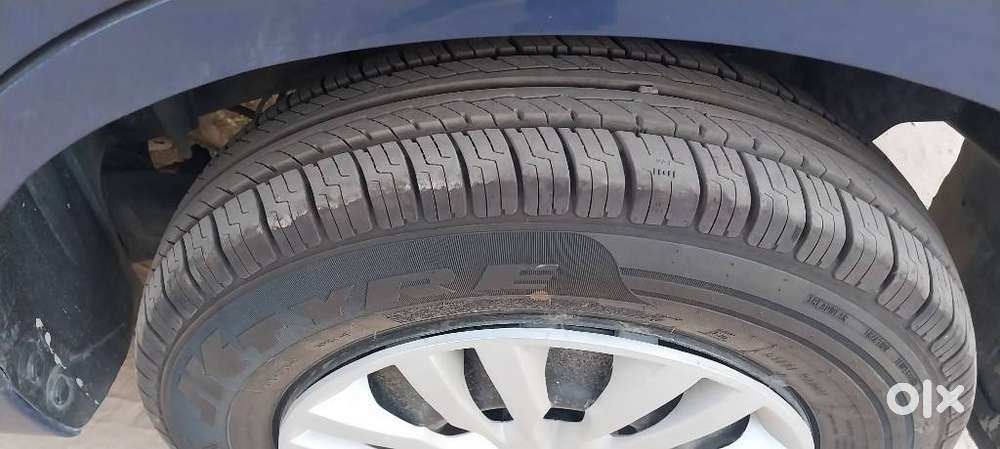 Maruti Suzuki Swift Dzire Amt Vxi, 2017, Petrol