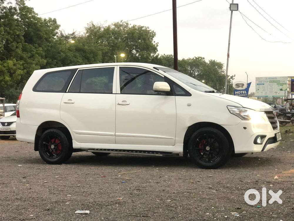 Toyota Innova 2.5 G (diesel) 8 Seater, 2016, Diesel