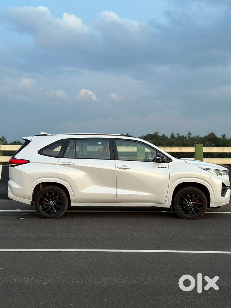 Toyota Innova Hycross 2023 Variant