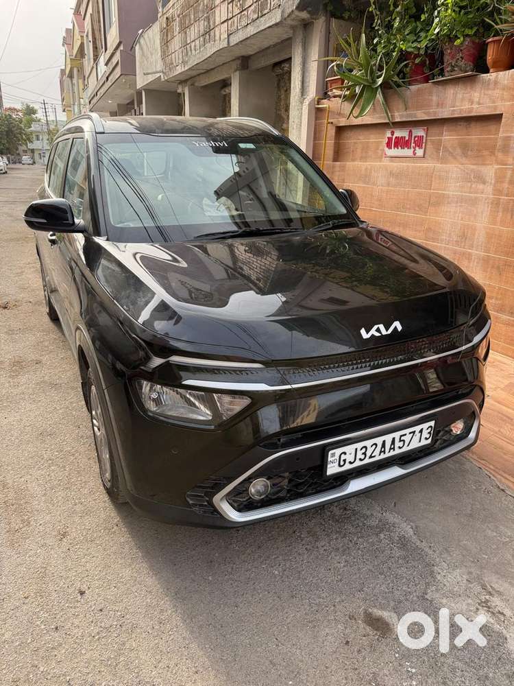 Kia Carens Petrol 2024
