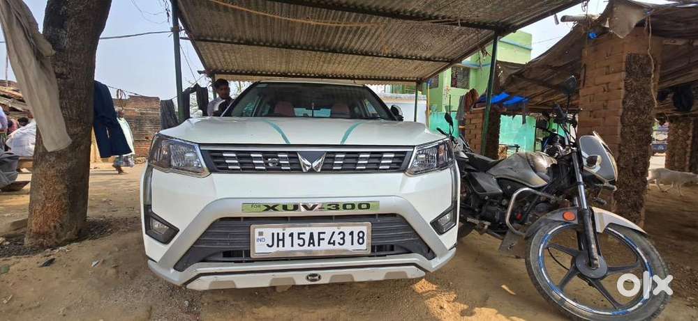 Mahindra Xuv300 2023 Diesel Well Maintained